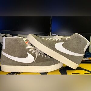 Women Nike Blazer Mid